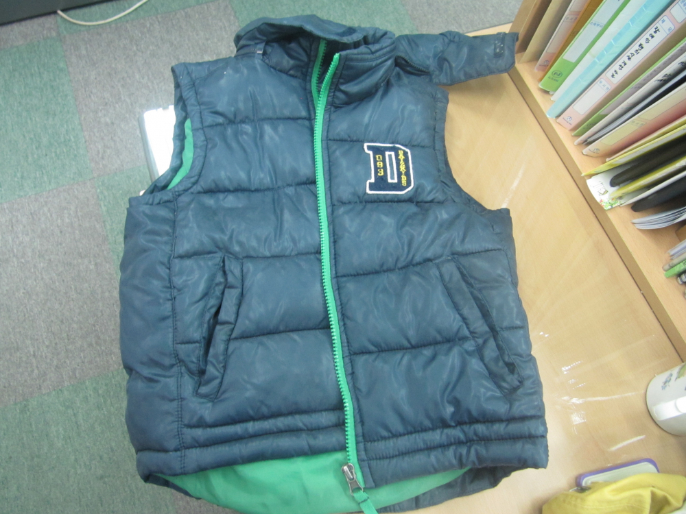 철마도서관 어린이 자료실 습득물입니다. 첨부이미지 : 도서관 습득물 007.jpg