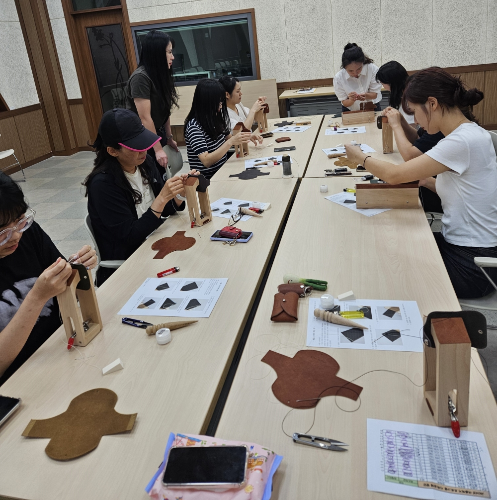 철마도서관 여름학기 프로그램 가죽공예 첨부이미지 : 가죽공예3.jpg