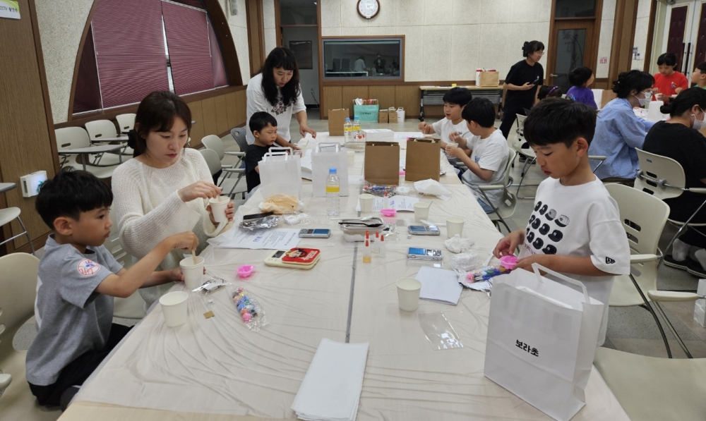 철마도서관 여름학기 프로그램 석고방향제 만들기 첨부이미지 : 석고방향제만들기2.jpg