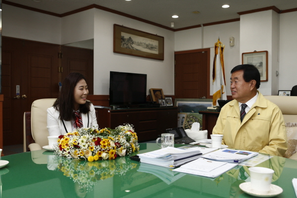 조도면 출신 인천아시안게임 여자하키 금메달 박기주 선수 방문 첨부#4