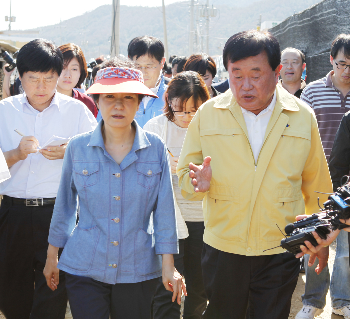 박근혜 새누리당 대선 후보, 진도군 태풍 피해 현장 방문 이미지