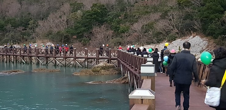 Re : 2019년1월1일 의신면 수품항서방파제 일출 및 신년 산행. 첨부#1