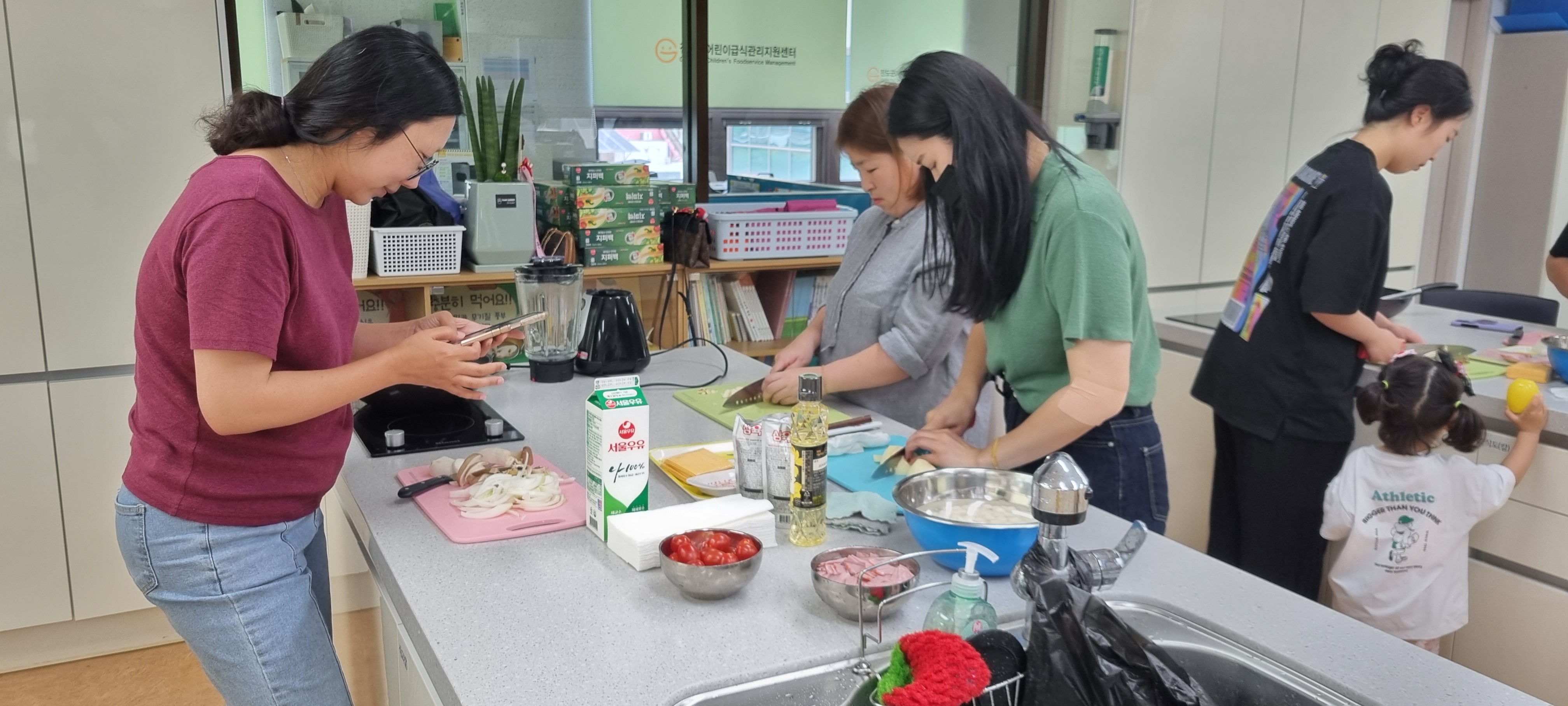 진도군보건소, ‘영양플러스사업’ 운영 엄마들의 즐거운 영양만점 요리실습 큰 인기 이미지