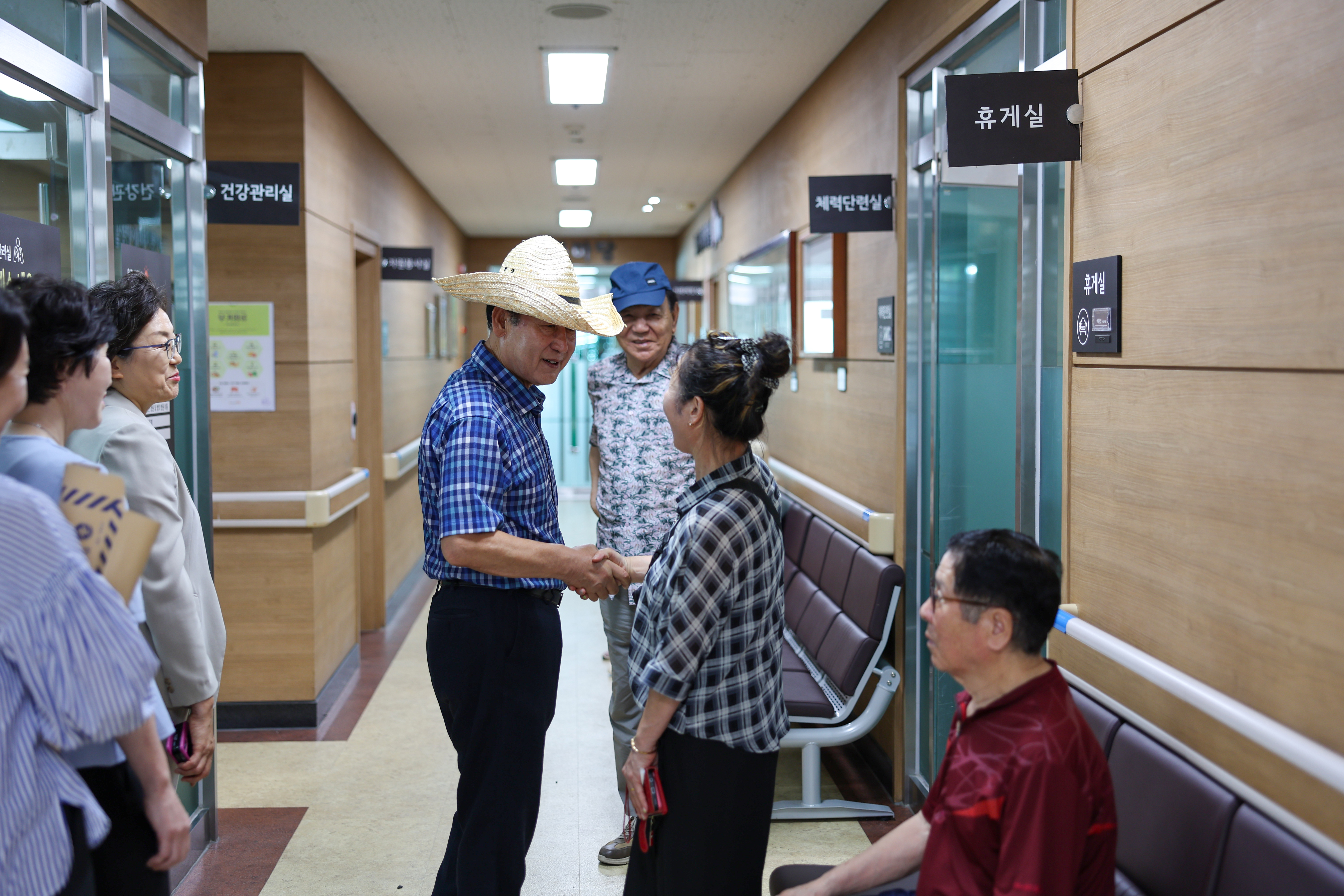 노인마음돌봄 공연장 방문 격려 첨부#5