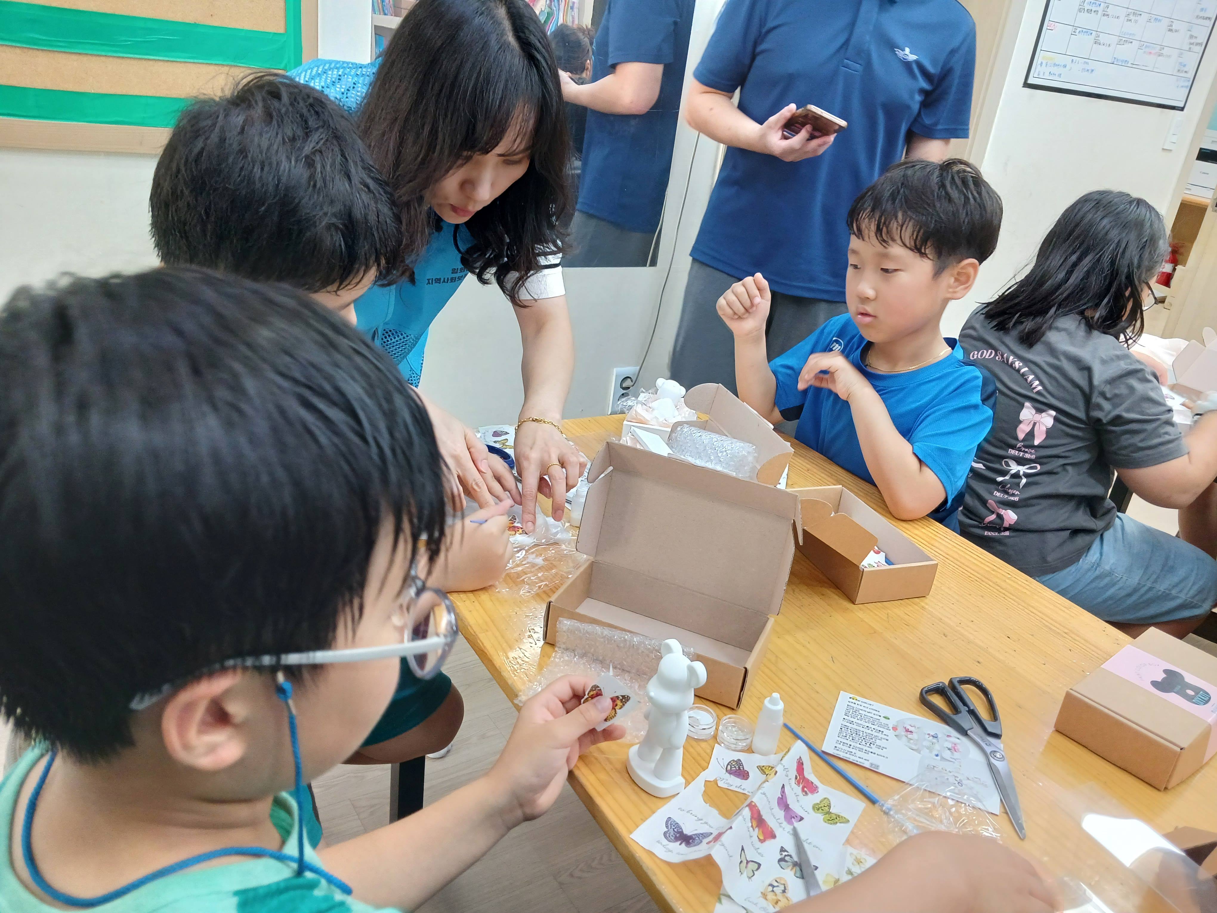 하경찬 임회면장님과 찾아가는 복지팀을 또 칭찬합니다. 첨부#2