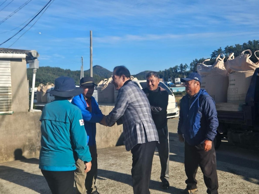 진도군, 2025년산 공공비축미 전남 첫 매입 시작 첨부#1