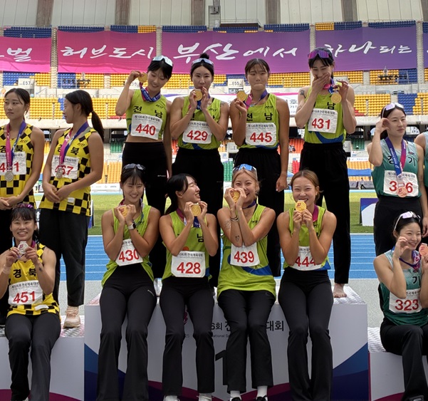 진도군 육상팀, 전국체육대회에서 ‘3색 메달’ 획득(4-8-60) 2025.11.05. 첨부#1