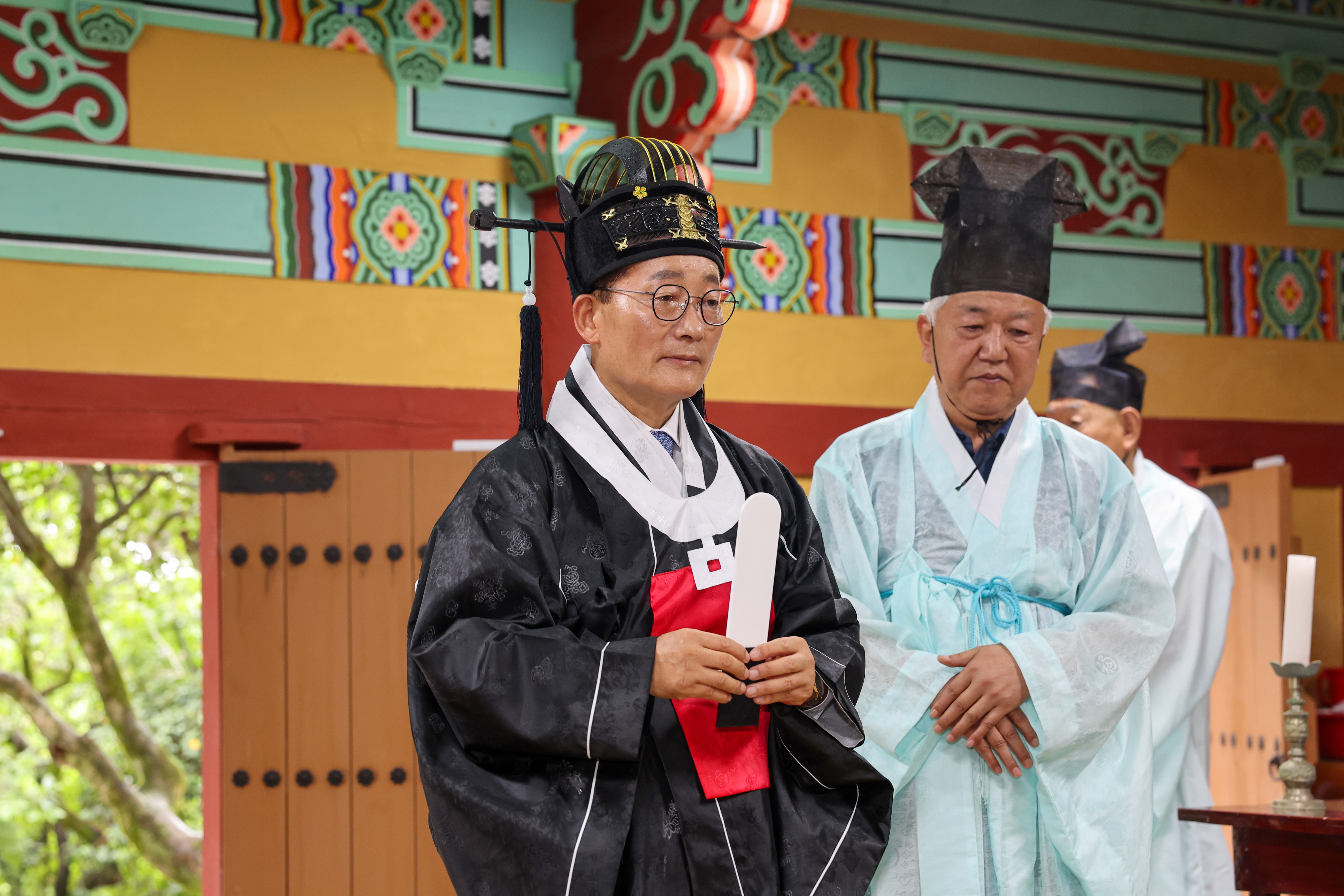 향교 대성전 분향 이미지