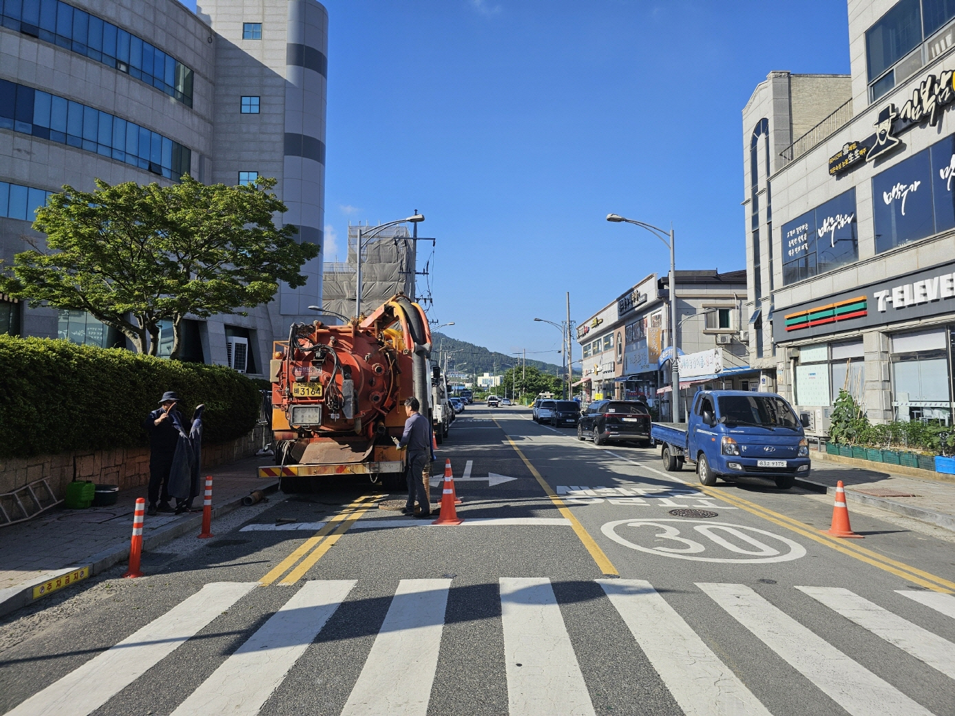 진도군, 여름철 침수 예방 총력… 진도읍 도시계획도로 배수로 준설 추진 첨부#1
