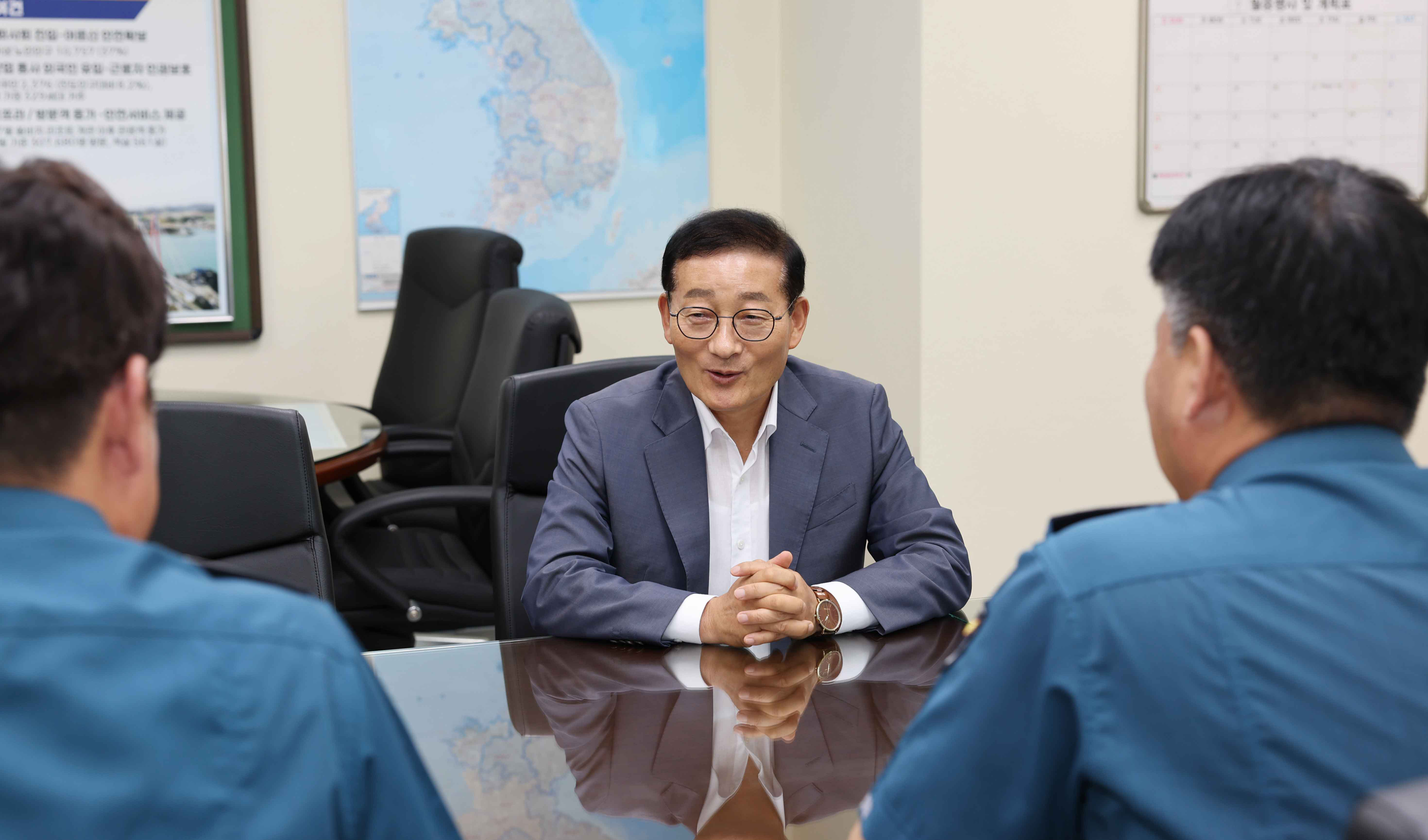 군수님 기관 방문(경찰서, 군부대, 농어촌공사, 교육청, 농관원, 국악원) 이미지
